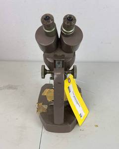 lot 32 image: Binocular Microscope