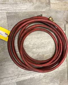 lot 33 image: Air Hose with Quick Connects