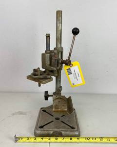 lot 14 image: Vintage Craftsman Drill Press