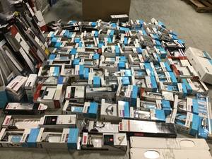 lot 13 image: Pallet of assorted Toilet Paper Holder different sizes styles and conditions