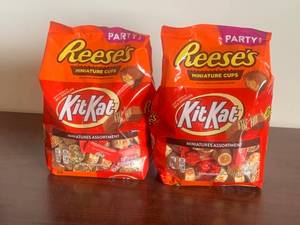 lot 135 image: Reeses and KitKat