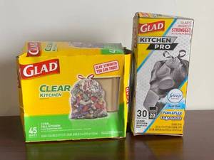 lot 98 image: Glad Trash Bags
