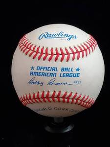 lot 20 image: Rod Carew Autographed Ball
