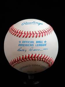 lot 23 image: Luke Appling Autographed Ball