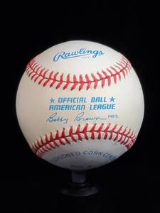 lot 52 image: Jim Palmer Autographed Ball
