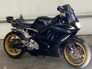 lot 1 image: 1996 Honda CBR-600
