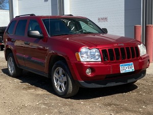 lot 3 image: 2006 Jeep Grand Cherokee Laredo