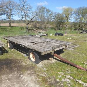 lot 2 image: Hay Wagon #1