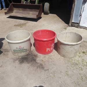 lot 44 image: Lot of Three 23 Gallon Plastic Pails