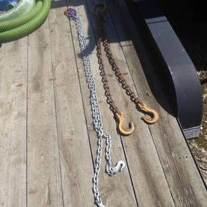lot 52 image: Lot of Chains #2