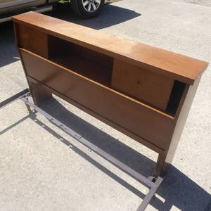 lot 65 image: Queen Size Frame & Headboard Set