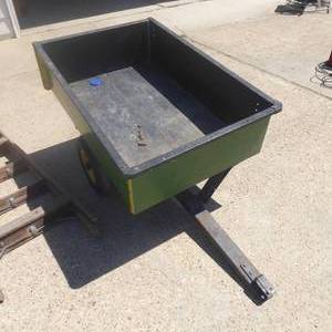 lot 76 image: John Deere 33 x 49 Garden Wagon