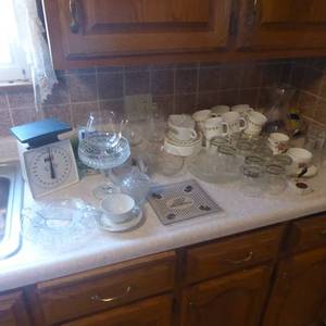lot 80 image: Big Lot of Kitchen Glassware