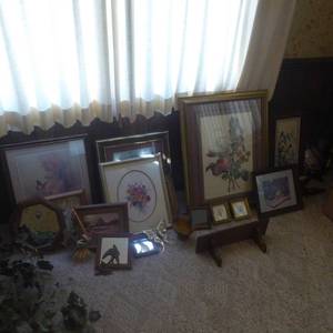 lot 81 image: Big Lot of Pictures and Home Decor