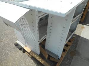 lot 28 image: Metal Shelving Cabinet