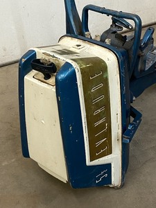 lot 5 image: Evinrude Fisherman 5.5HP Outboard Motor