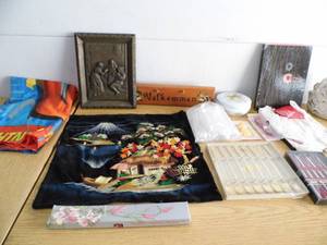 lot 34 image: Vintage Apron - Needlepoint - TV Lamp