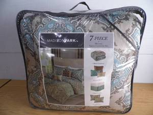 lot 48 image: Madison Park 7 Pc Comforter Set
