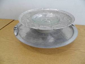 lot 90 image: Aluminum & Glass Rotating Servers