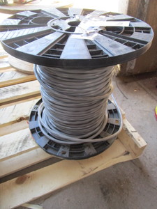 lot 830 image: SPOOL OF WIRE
