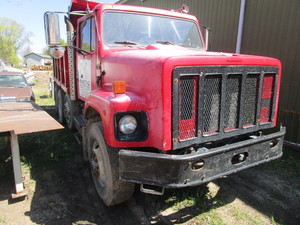 lot 800 image: INTERNATIONAL DUMP TRUCK 1987