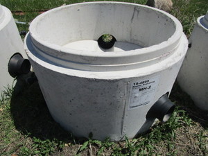 lot 860 image: CONCRETE MANHOLE CASTING - NEW