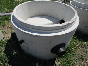 lot 861 image: CONCRETE MANHOLE CASTING - NEW