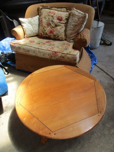 lot 871 image: KING HICKORY CHAIR AND WOODEN COFFEE TABLE