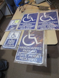 lot 878 image: HANDICAP SIGNS BRAND NEW