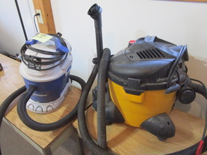 lot 881 image: TWO SHOP VACS