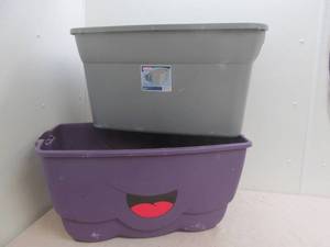Rubbermaid Totes