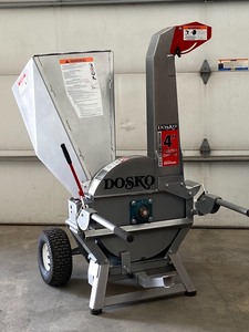lot 4 image: Dosko 4 Brush Chipper