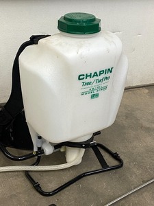 lot 13 image: Chapin Backpack Sprayer