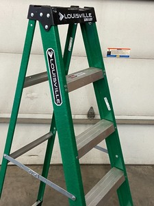 lot 21 image: Louisville Step Ladder
