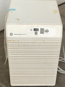 lot 32 image: GE Dehumidifier