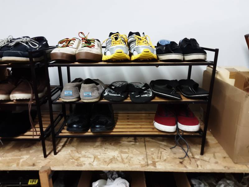 Shoe Rack With 8 Pair Of Men's Shoes 