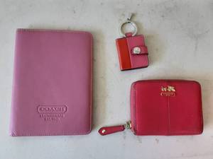 lot 6 image: Coach Accessories