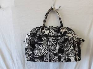 lot 11 image: Vera Bradley Tote Midnight Paisley