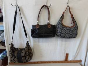 lot 35 image: 3-Purses
