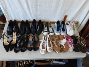 lot 38 image: Ladies Shoes Size 7 12-8