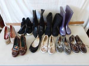 lot 39 image: Ladies Shoes Size 5 12-6