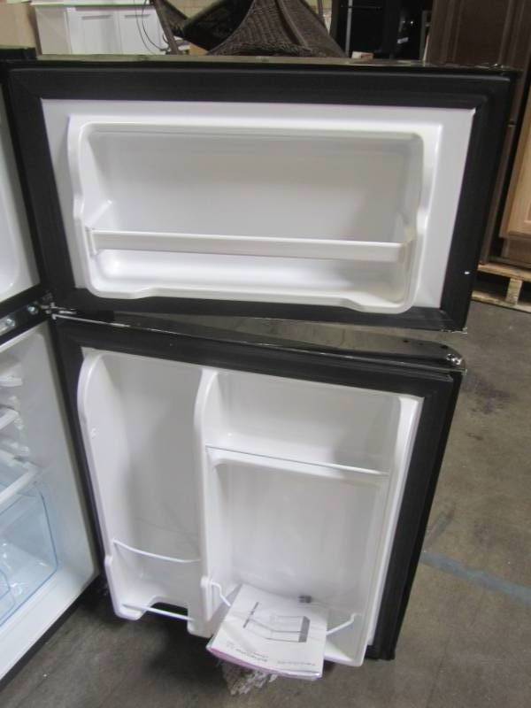 Frigidaire 3.2 cu. ft. 2 Door Retro Mini Fridge in Black EFR840