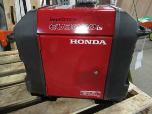 lot 3 image: Honda 3000-Watt Gasoline Powered Electric Start Portable Generator with Eco-Throttle and Oil Alert EU3000iS - Issues, ProjectRestore