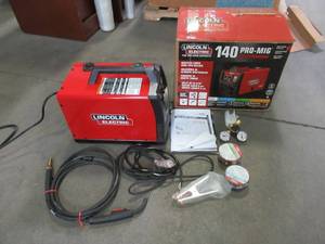 lot 858 image: Lincoln Electric 120-Volt 140-Amp Mig Flux-cored Wire Feed Welder K2480-1 - Missing Edge Contact Tip