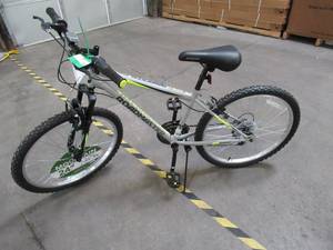 lot 13 image: Roadmaster Granite Peak Boys Mountain Bike, 24-inch wheels, Silver