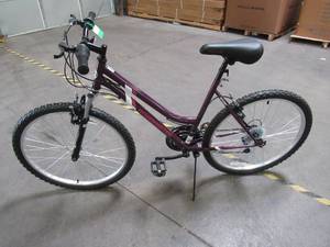 lot 14 image: 26 Roadmaster Granite Peak Womens Bike, Purple, 18-Speed