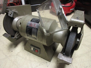 lot 705 image: OMAHA INDUSTRIAL TOOL BENCH GRINDER