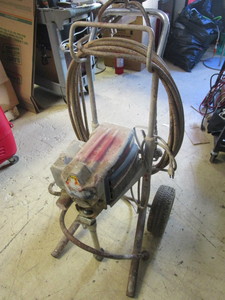 lot 707 image: GRACO 495 ST PRO PAINT SPRAYER