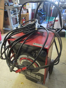 lot 711 image: SOLAR WELDER, 230180 AMP, ACDC