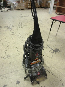 lot 721 image: BISSELL PROHEAT CLEARVIEW PLUS CARPET CLEANER